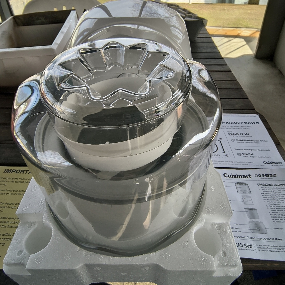 Cuisinart White Ice Cream & Frozen Yogurt Maker